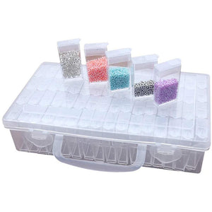 Klar opbevaringsboks med 64 mindre opbevaringsbøtter i tic tac modellen.
Til opbevaring af perler og lignende.