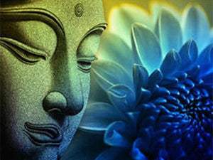 Diamond paint af Buddha med en blomst i baggrunden. Grønne og blå nuancer.
