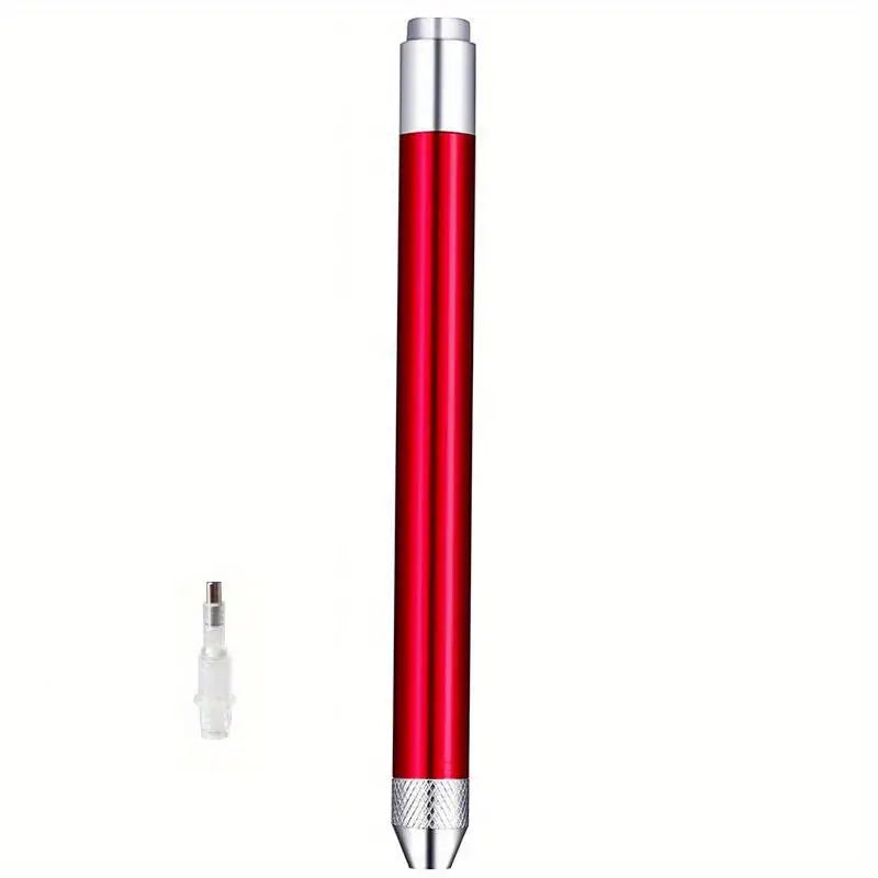 Rød pen til diamond painting. 
Der er lys i tippen, der lyser lærredet op.