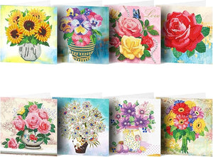 Diamond painting kort med blomsterbuketter. 8 forskellige motiver på sammenfoldelige kort.