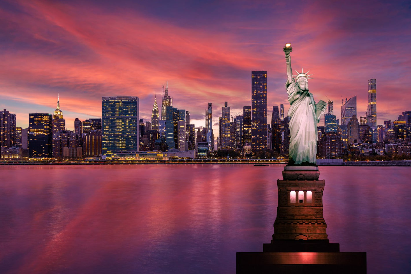 Diamond paint af Frihedsgudinden i New York. Skumringstid i flotte farver.