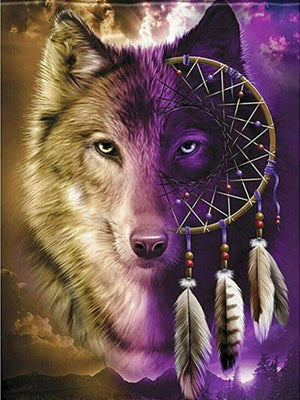 Diamond paint af en ulv med drømmefanger om det ene øje. Lilla og gylden baggrund.