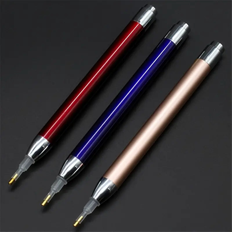 Klassiskt designad penna med ljus i spetsen - perfekt för kvällsbruk 