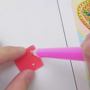 Video der viser hvordan man samler et diamond paint ur.